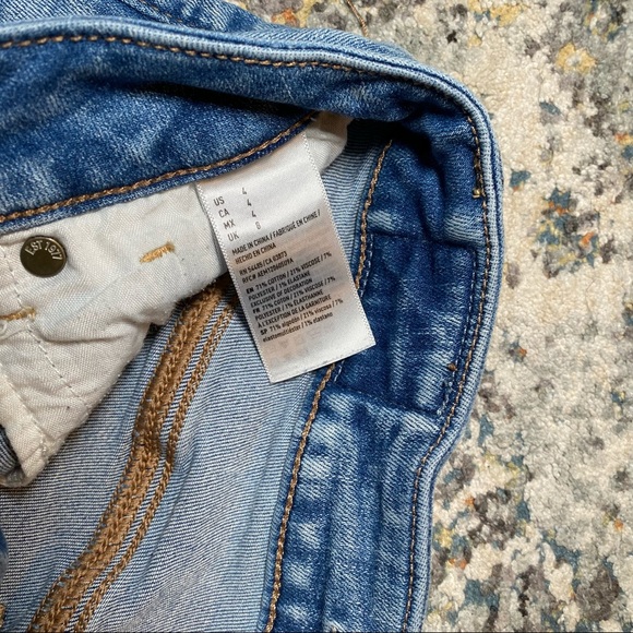 American Eagle Ne(x)t Level High-Waisted Denim Short Short with White Lace - Picture 7 of 7